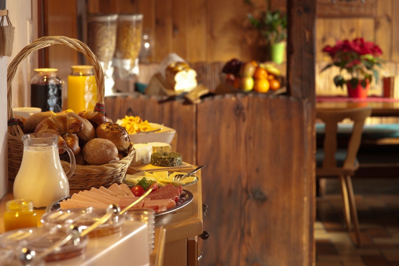 boulangerie-CABRIS-min_breakfast_buffet_food_restaurant_meal_hotel_plate_fresh-718745